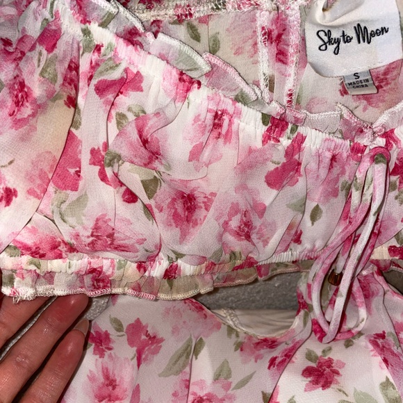 White Pink Floral Off Shoulder Romper - Picture 5 of 13